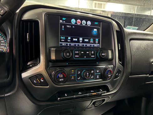 Used 2019 Chevrolet Silverado 1500 LT w/ All Star Edition image 28