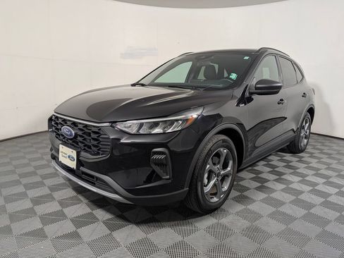 Certified 2025 Ford Escape ST-Line FWD image 4