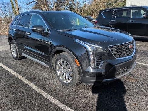 Used 2023 Cadillac XT4 Premium Luxury image 4