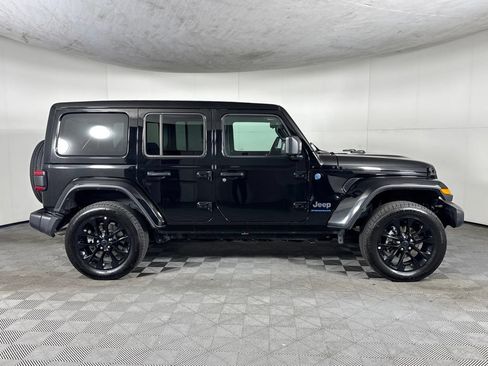 Certified 2025 Jeep Wrangler Unlimited Sahara w/ Safety Group AWD/4WD image 4