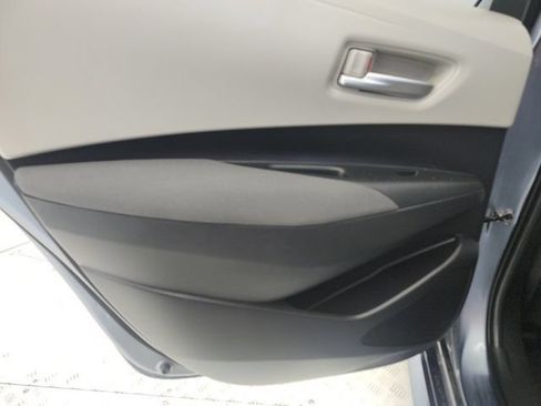 Used 2021 Toyota Corolla LE FWD image 9