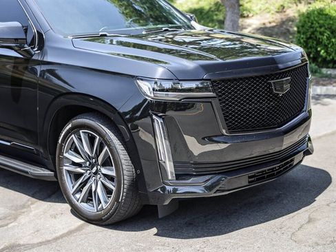 Used 2022 Cadillac Escalade Sport w/ Touring Package AWD/4WD image 9
