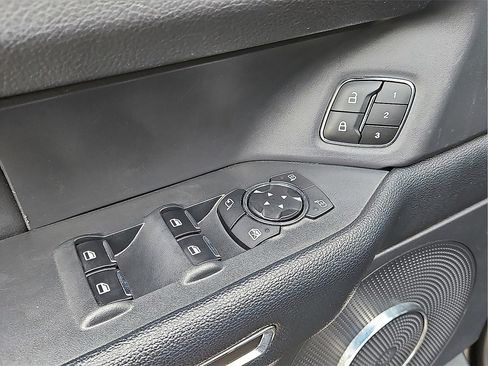 Used 2024 Ford Expedition Max XLT image 19