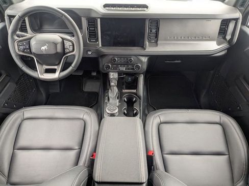 Used 2025 Ford Bronco Badlands image 17