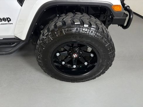 Used 2024 Jeep Gladiator Sport AWD/4WD image 11