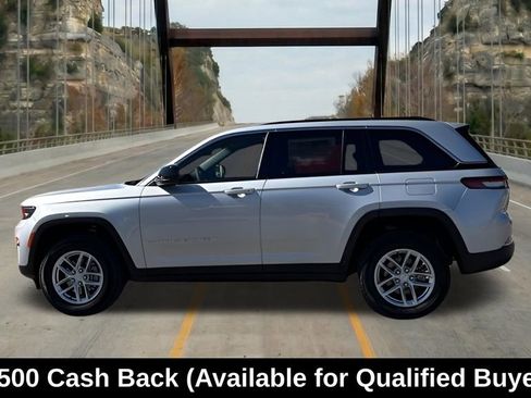 New 2026 Jeep Grand Cherokee Laredo RWD image 5
