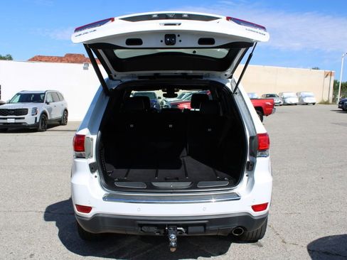 Used 2017 Jeep Grand Cherokee Limited AWD/4WD image 11