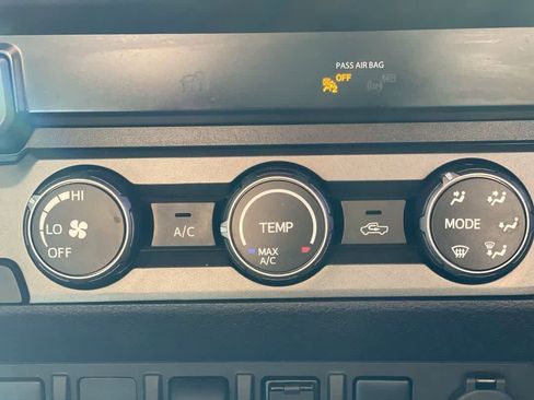 Used 2019 Toyota Tacoma TRD Sport image 22