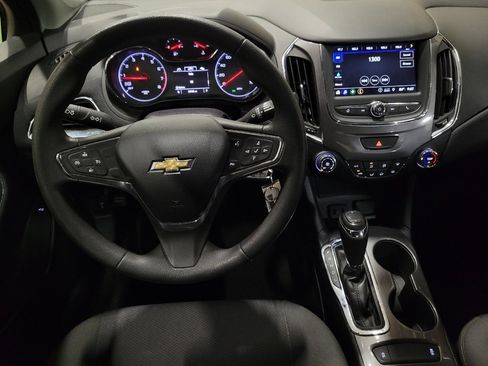 Used 2019 Chevrolet Cruze LS w/ LS Convenience Package FWD image 22