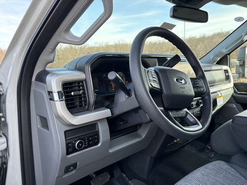 New 2026 Ford F350 XLT w/ XLT Premium Package AWD/4WD image 32
