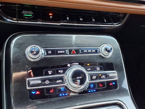 Certified 2022 Lincoln Nautilus Reserve image 19