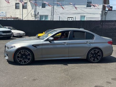 Used 2018 BMW M5 image 3