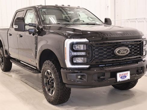 New 2026 Ford F250 Lariat w/ Tremor Off-Road Package image 2