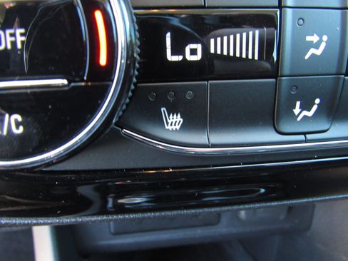 Used 2023 Buick Encore GX Essence w/ Experience Buick Package image 23