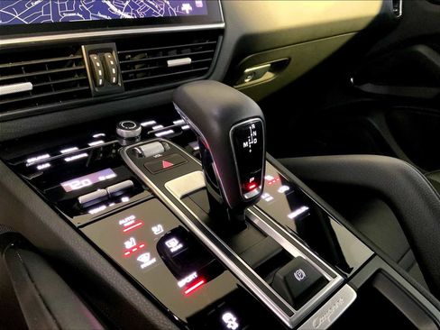 Certified 2022 Porsche Cayenne image 17