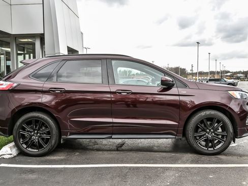 Certified 2024 Ford Edge ST-Line AWD/4WD image 11