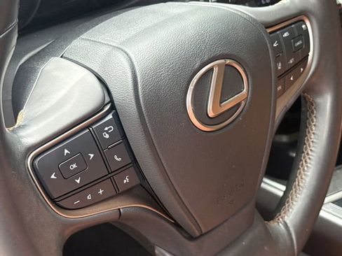 Used 2020 Lexus UX 200 w/ Accessory Package 2 FWD image 29