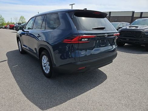 Used 2025 Toyota Grand Highlander AWD image 5
