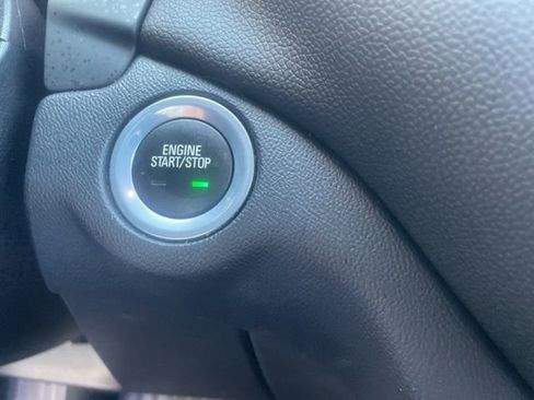 Used 2019 Chevrolet Equinox LT FWD image 32
