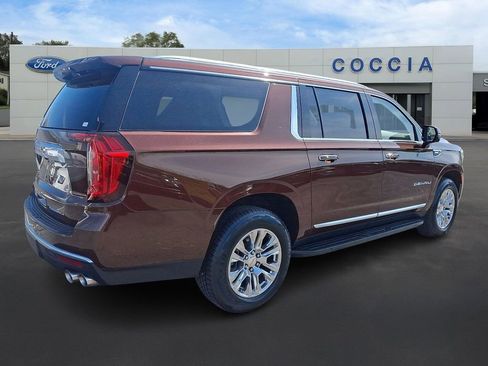 Used 2023 GMC Yukon XL Denali w/ LPO, Floor Liner Package AWD/4WD image 4