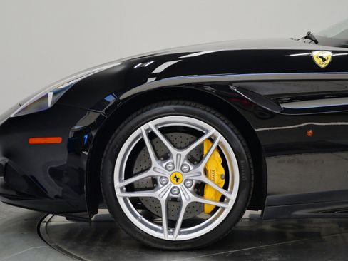 Used 2015 Ferrari California T RWD image 49