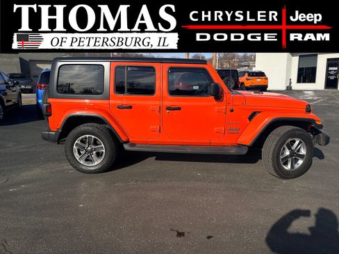 Used 2018 Jeep Wrangler Unlimited Sahara w/ Cold Weather Group AWD/4WD image 5