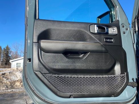 Used 2025 Jeep Wrangler Unlimited Rubicon 392 image 14