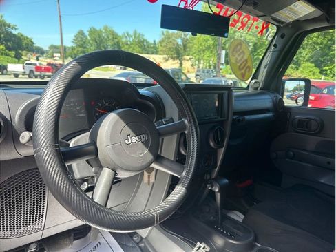 Used 2009 Jeep Wrangler Unlimited X RWD image 12