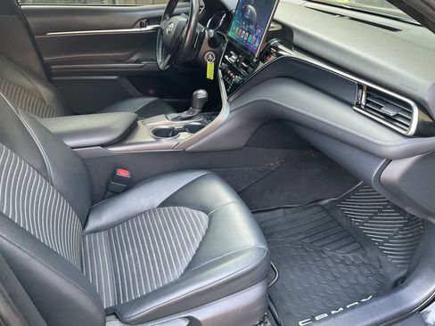 Used 2021 Toyota Camry SE FWD image 23