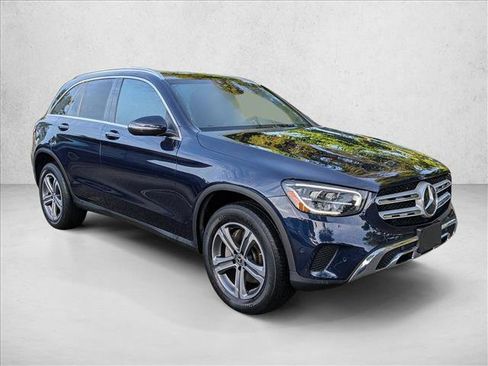 Used 2022 Mercedes-Benz GLC 300 4MATIC w/ Premium Package Lite image 3