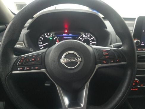 Used 2023 Nissan Altima 2.5 SV FWD image 24