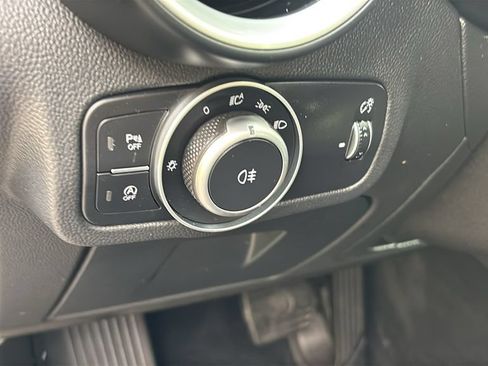 Used 2018 Alfa Romeo Stelvio Ti AWD/4WD image 13