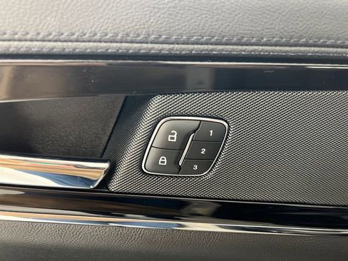 Used 2023 Lincoln Nautilus AWD image 12