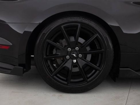 Used 2017 Ford Mustang GT Premium w/ Black Accent Package RWD image 19