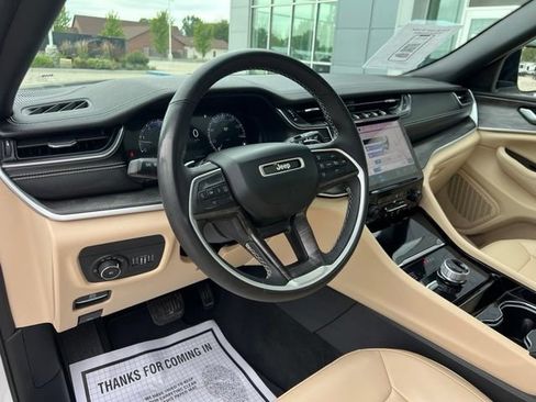 Used 2023 Jeep Grand Cherokee Limited AWD/4WD image 25