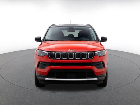 Used 2025 Jeep Compass Limited AWD/4WD image 2