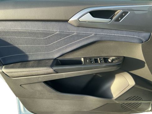 New 2026 Volkswagen Taos SEL image 21