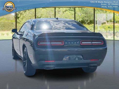 Used 2016 Dodge Challenger SXT Plus RWD image 4