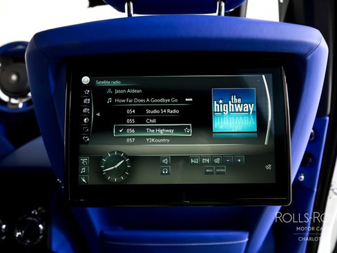 Used 2024 Rolls-Royce Cullinan Black Badge image 32