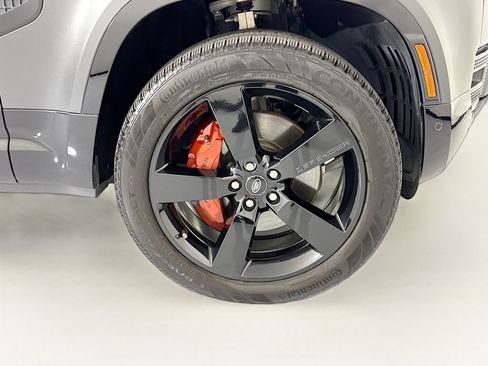 Used 2024 Land Rover Defender 110 X AWD/4WD image 32