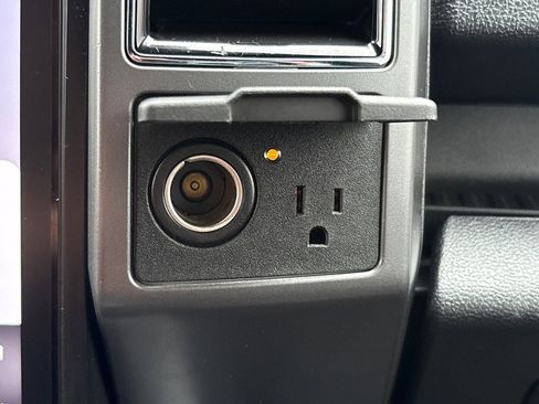 Used 2019 Ford F150 XLT w/ Equipment Group 302A Luxury AWD/4WD image 29
