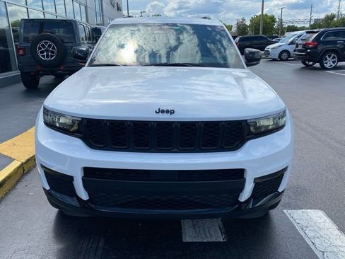 Used 2023 Jeep Grand Cherokee L Laredo AWD/4WD image 3