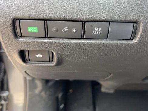 Used 2025 Nissan Sentra S FWD image 11