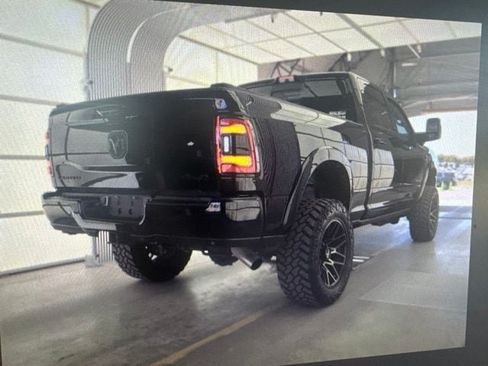 Used 2023 RAM 2500 Limited AWD/4WD image 7