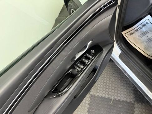 Used 2022 Hyundai Tucson Limited AWD/4WD image 21