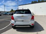 Used 2022 Chevrolet Trax LT w/ LT Convenience Package image 6