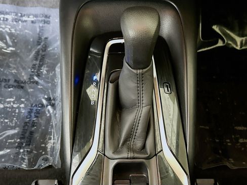 Used 2021 Toyota Corolla LE FWD image 20