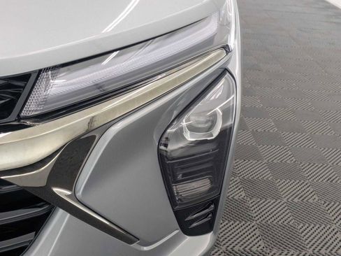New 2026 Chevrolet Trax RS w/ Sunroof Package FWD image 9