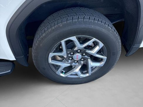 Used 2024 GMC Sierra 1500 SLT w/ SLT Premium Plus Package image 10