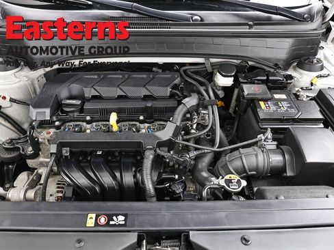 Used 2023 Hyundai Venue SEL image 7